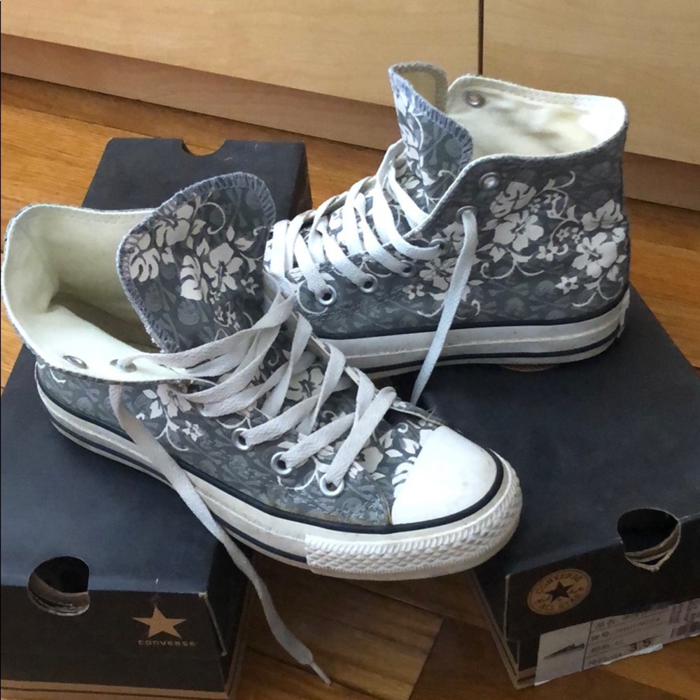 Floral Print High Top Grey Converse (6M)